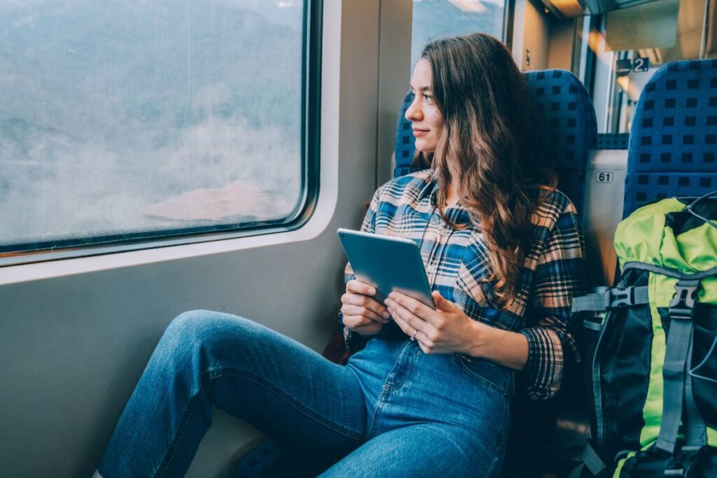 Praca hybrydowa a podróże służbowe